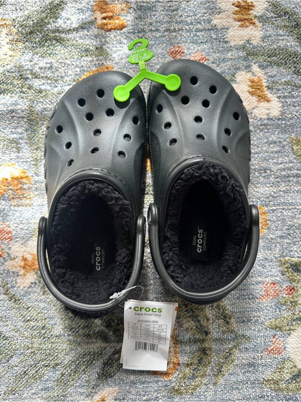 NWT Crocs Black Baya Fuzzy Clogs | W6/M4